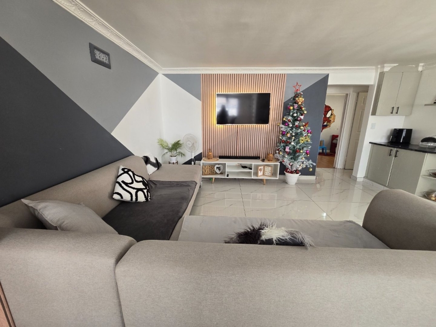 5 Bedroom Property for Sale in Portlands Western Cape